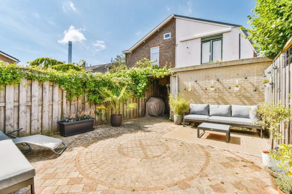 Cost of Courtyard Patio Service in Brighton